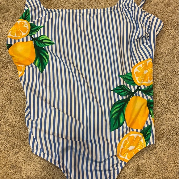 Cute one piece swimsuit - Picture 1 of 3